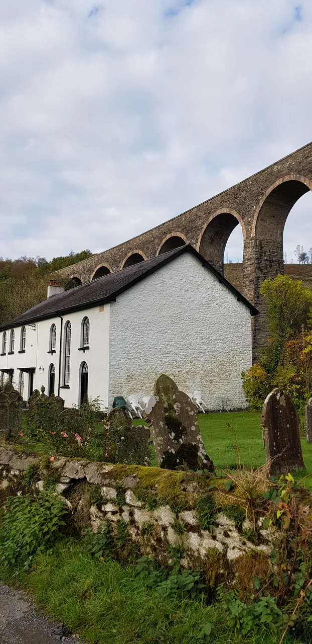 Cynghordy, Llanfair-ar-y-bryn