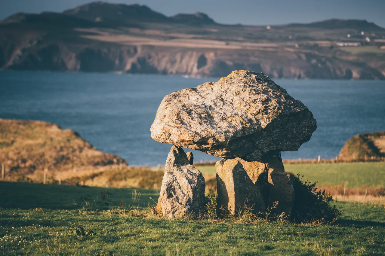 Carreg Samson