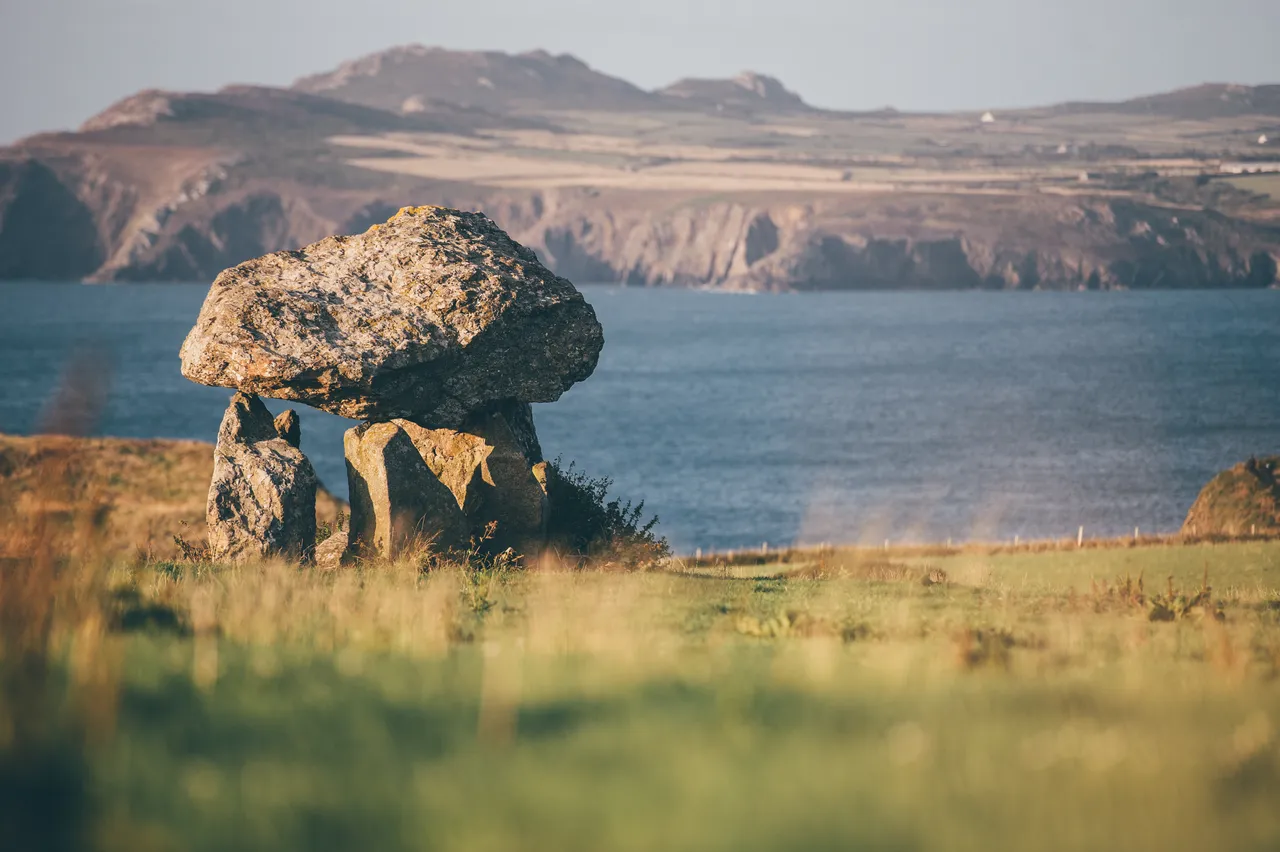 Carreg Samson