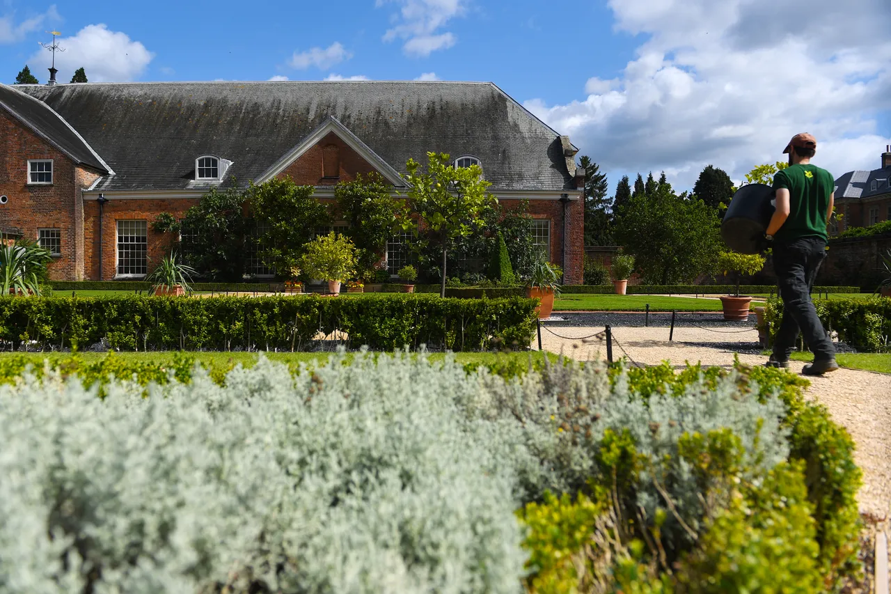 Tredegar House