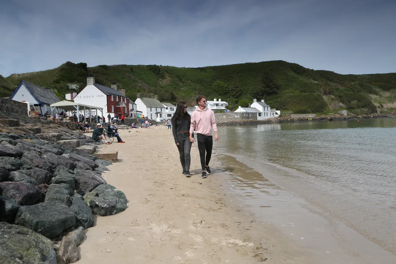 Porthdinllaen beach, Pwllheli