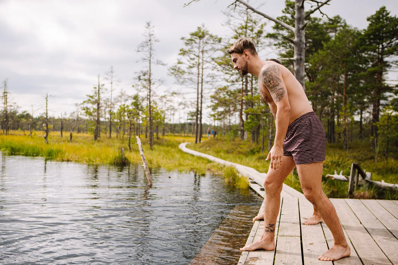 Bog swimming