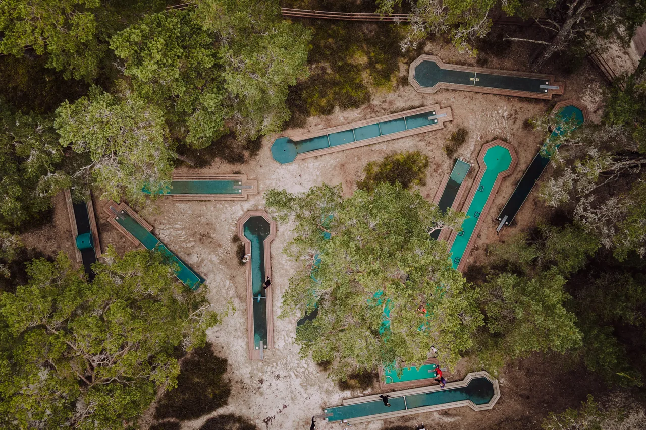 Roosta Holiday Village