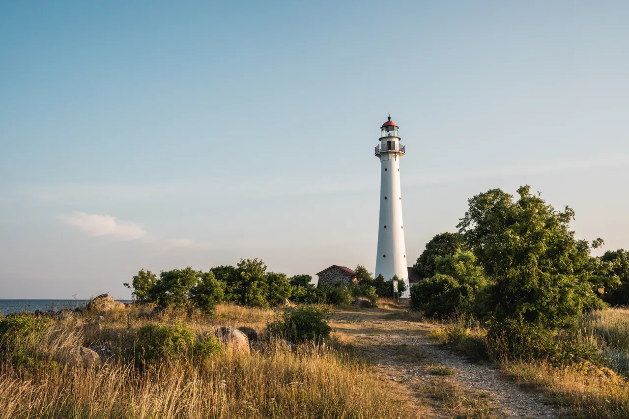 Kihnu lighthouse