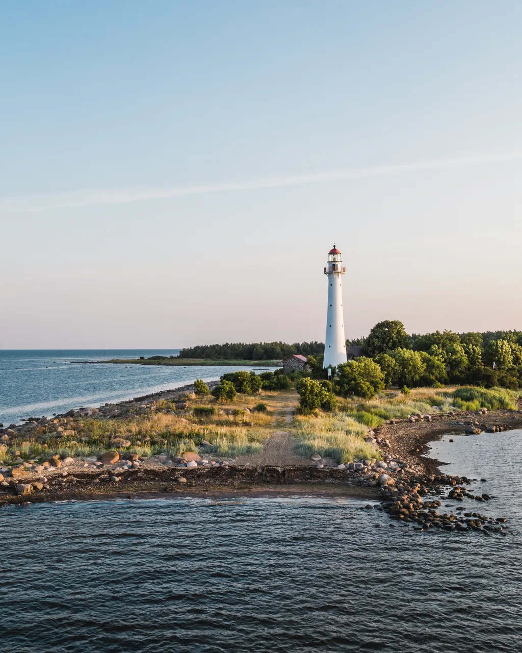 Kihnu lighthouse