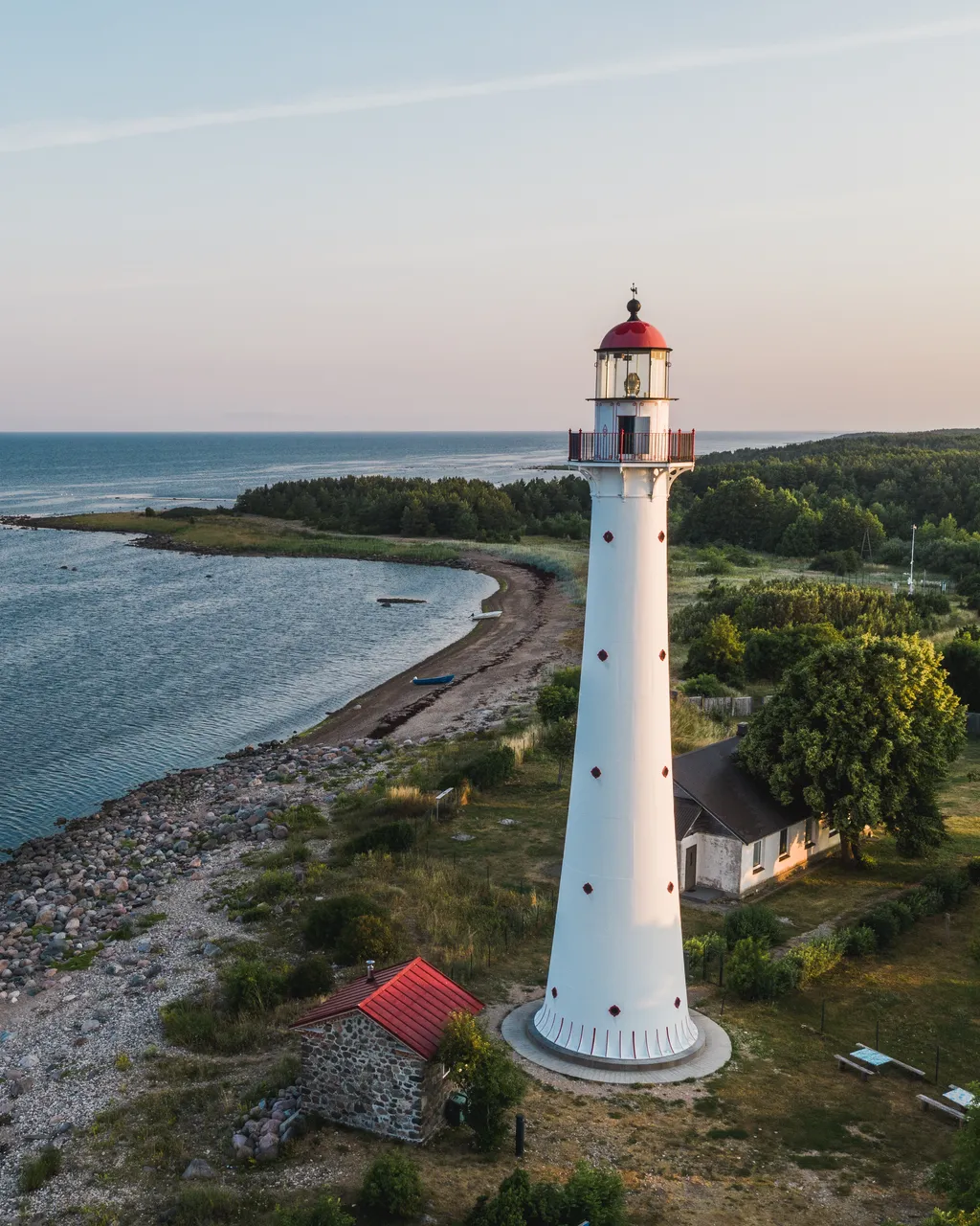 Kihnu lighthouse