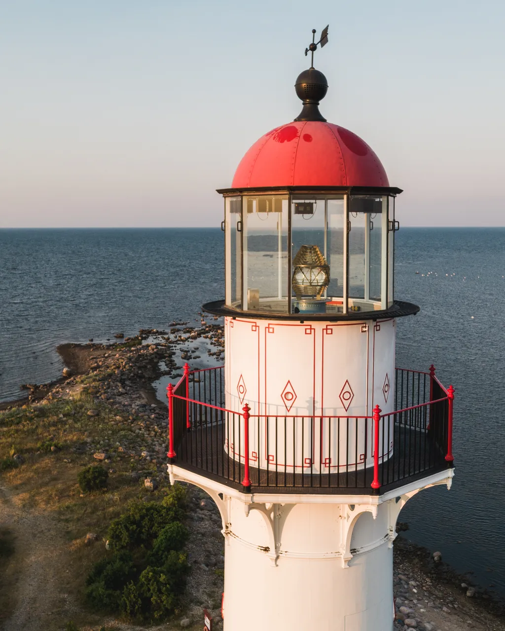 Kihnu lighthouse