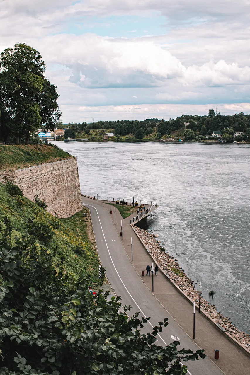 Narva river promenade