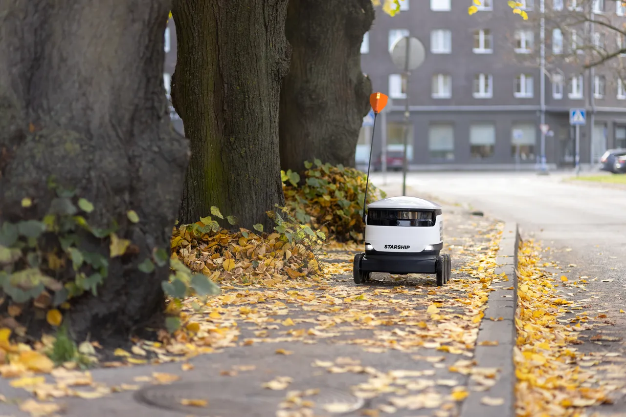 Starship delivery robot on a street