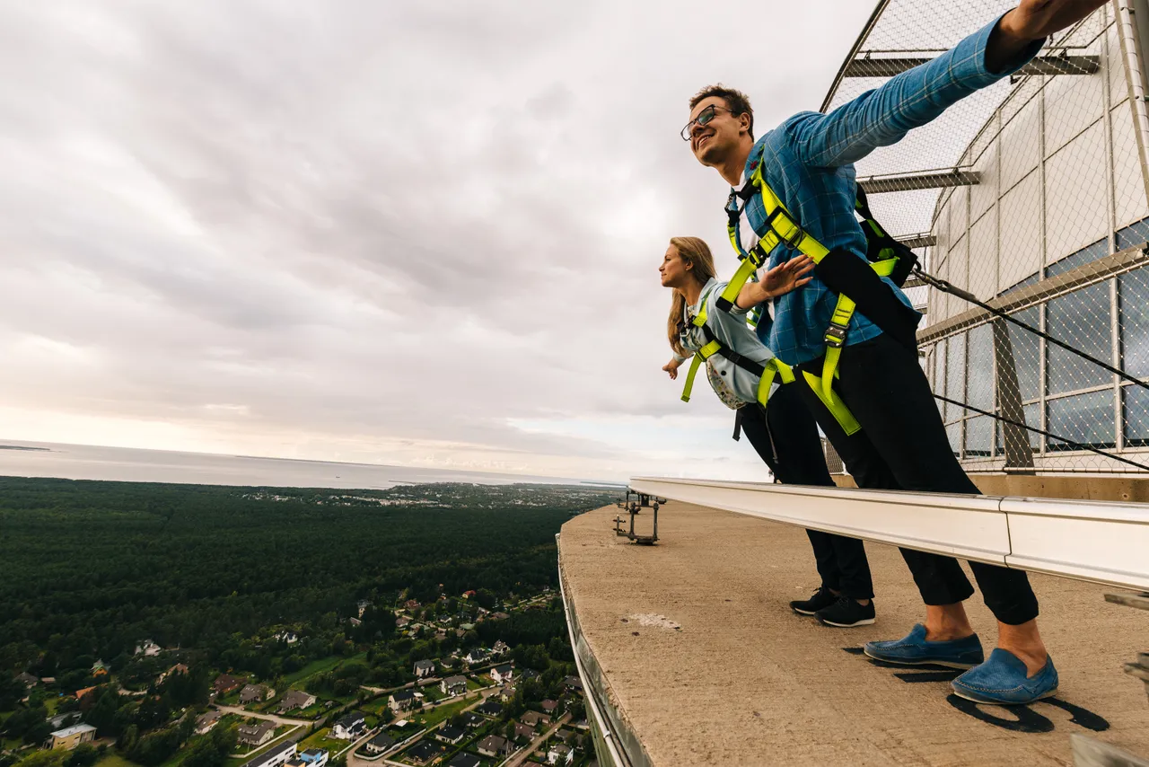 Couple doing Tallinn TV Tower Edge walk