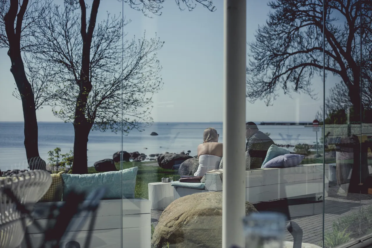 NOA Restaurant windows