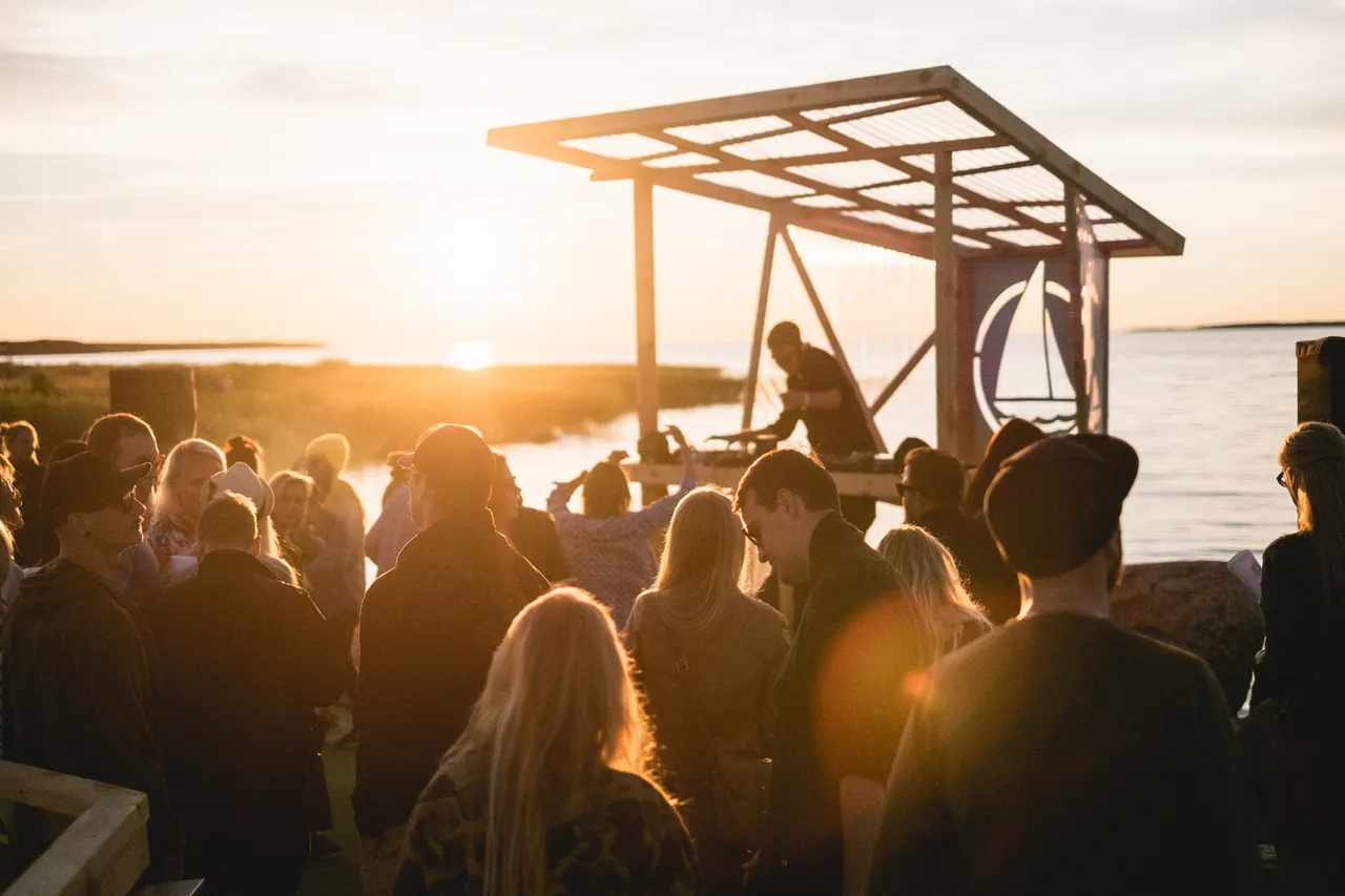 Sunset in I Land Sound festival