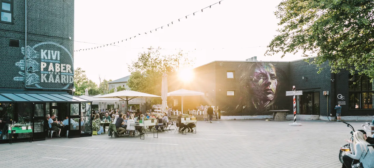 Restaurant Lendav Taldrik in Telliskivi Creative City
