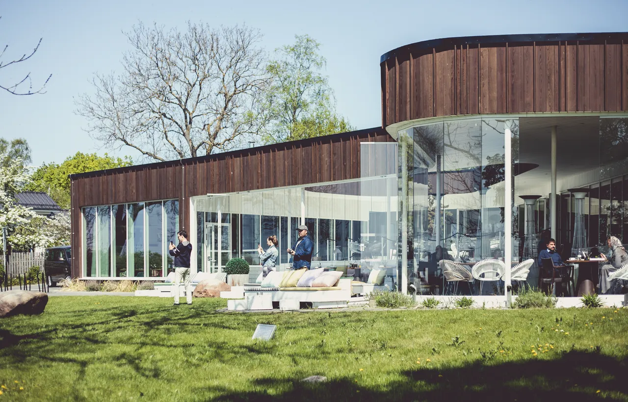 NOA Restaurant the Building