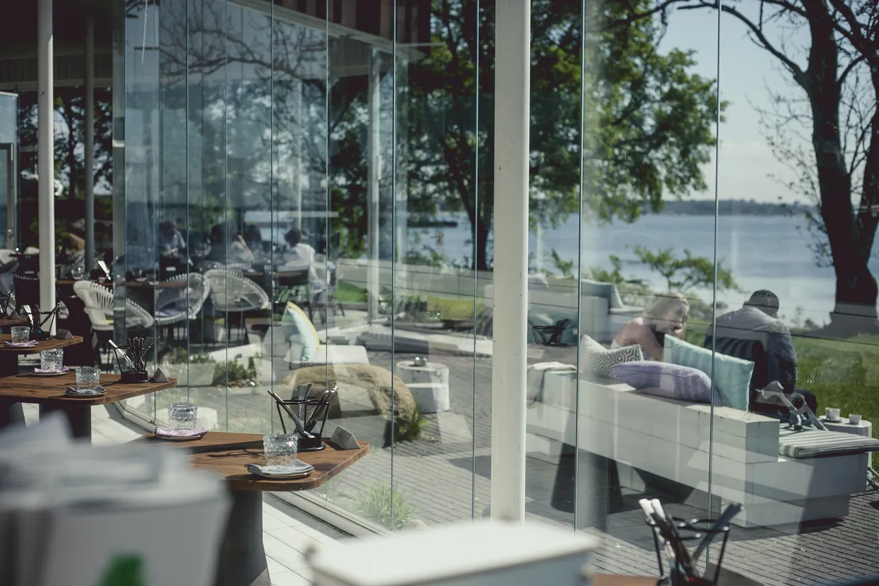 NOA Restaurant Windows