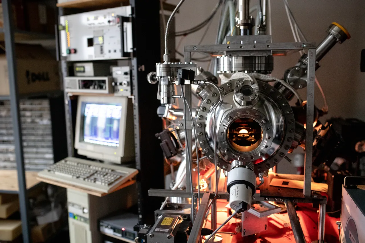 Graphene sensor testing lab
