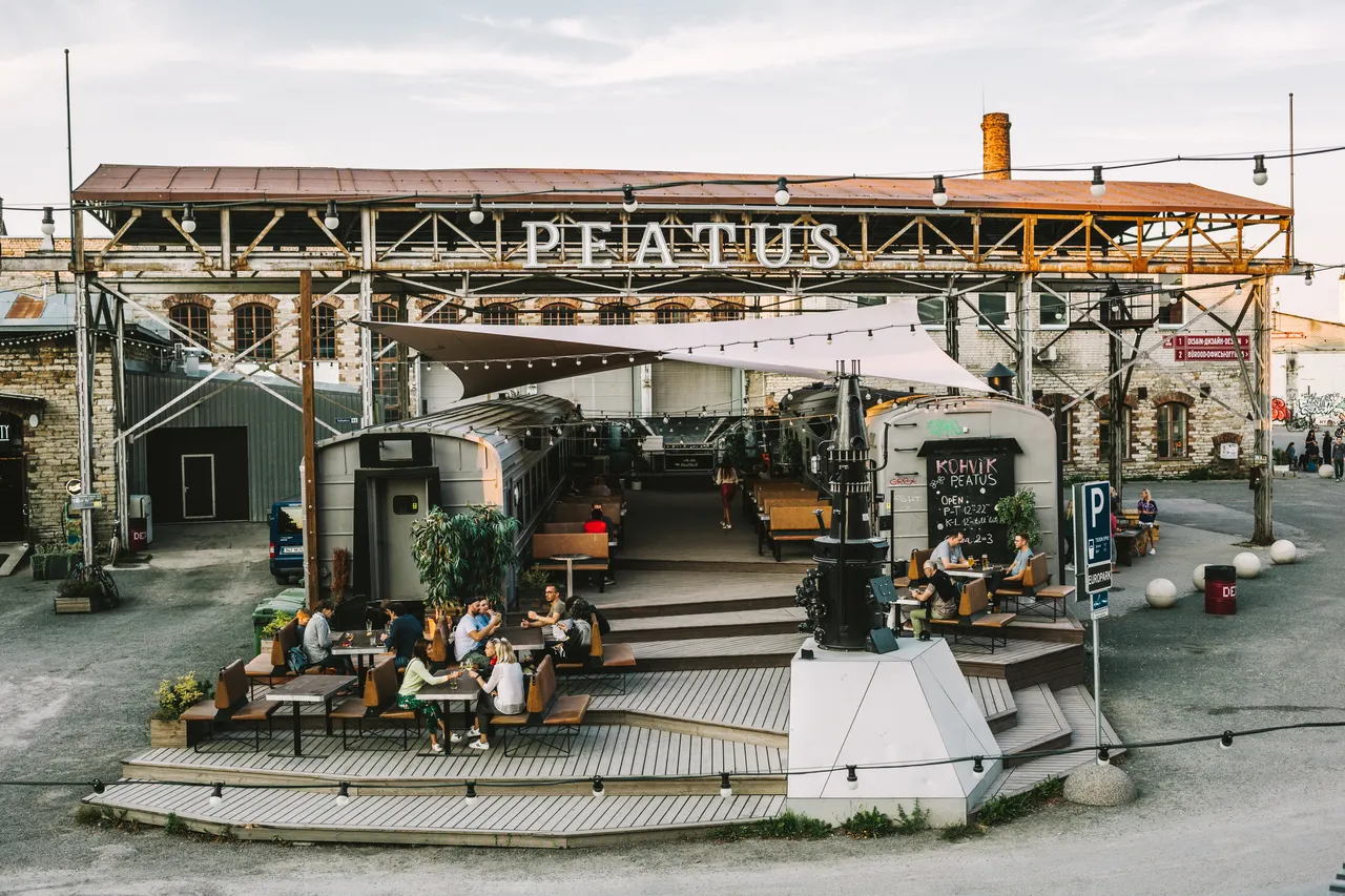 Outdoor streetfood cafe