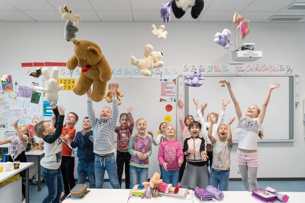 Kids at school with toys