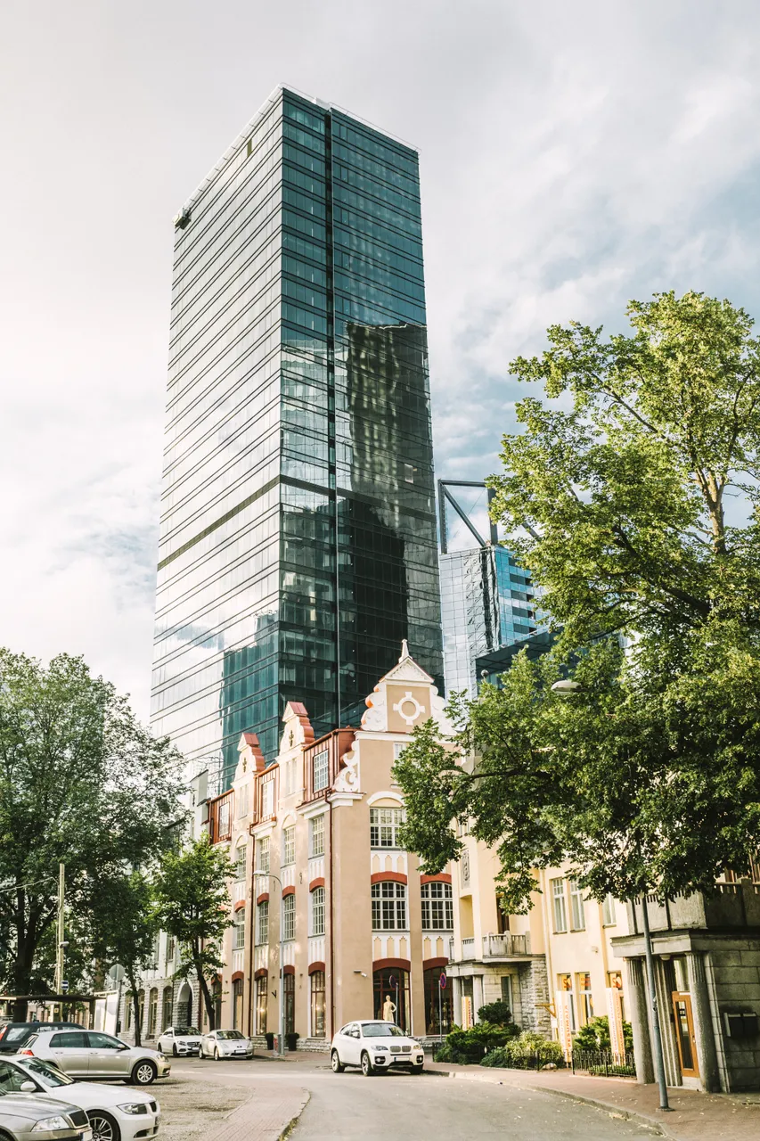 Maakri Quarter business complex