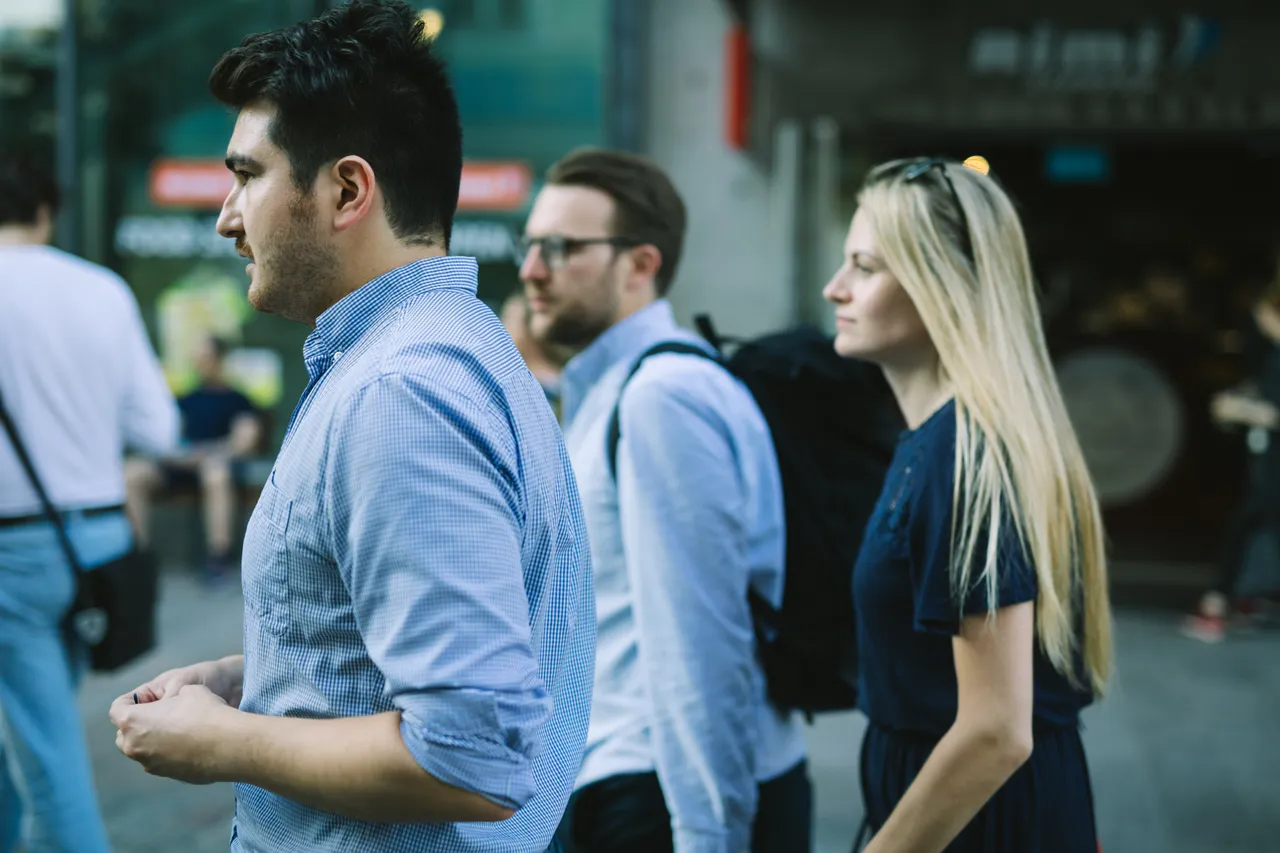 Friends walking in Tallinn