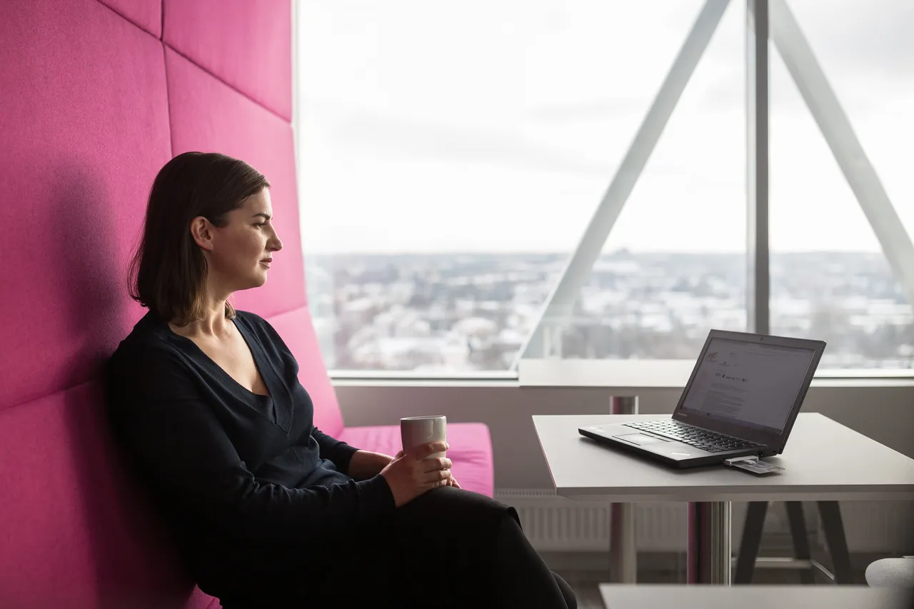 Entrepreneur woman working on computer