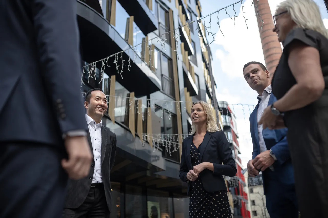 Business people in Rotermann city