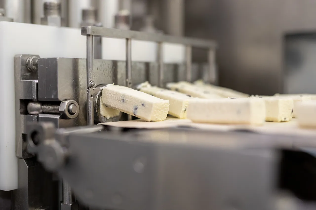 Curd snack production