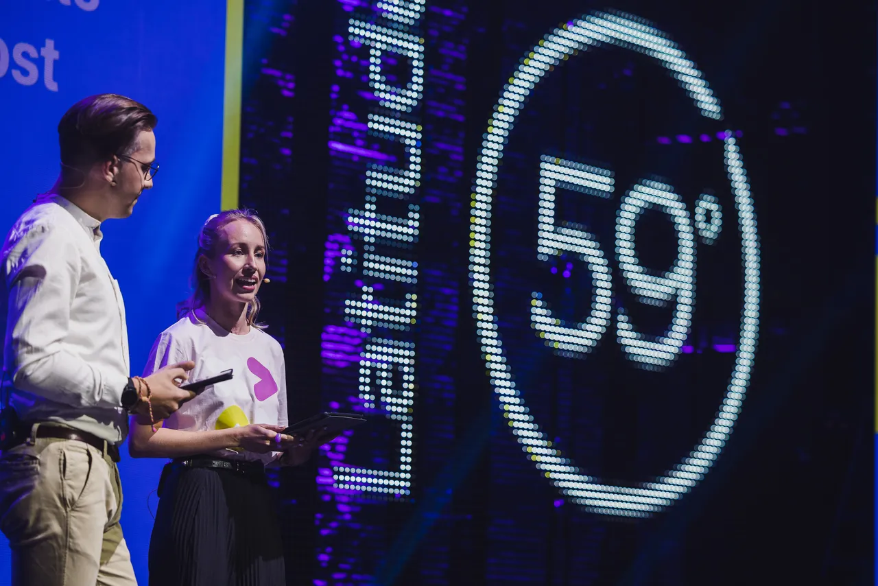 People giving speech