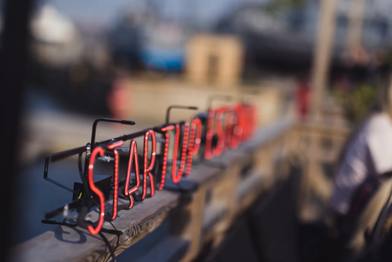 Startup Estonia sign