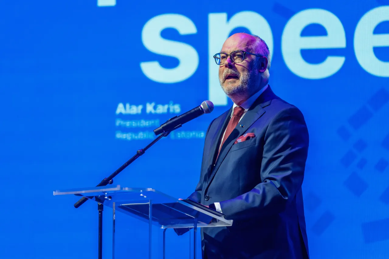 President Alar Karis giving speech