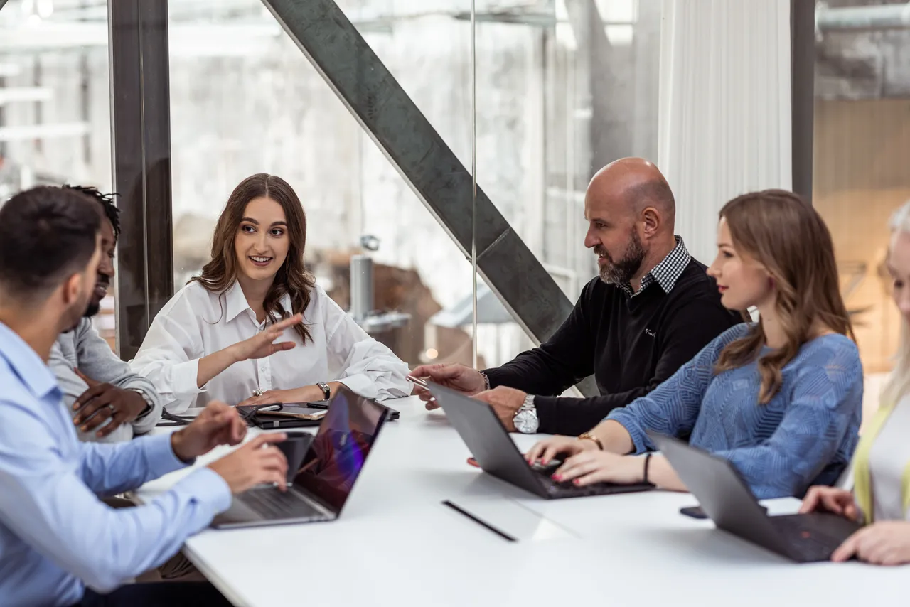 Group meeting at table