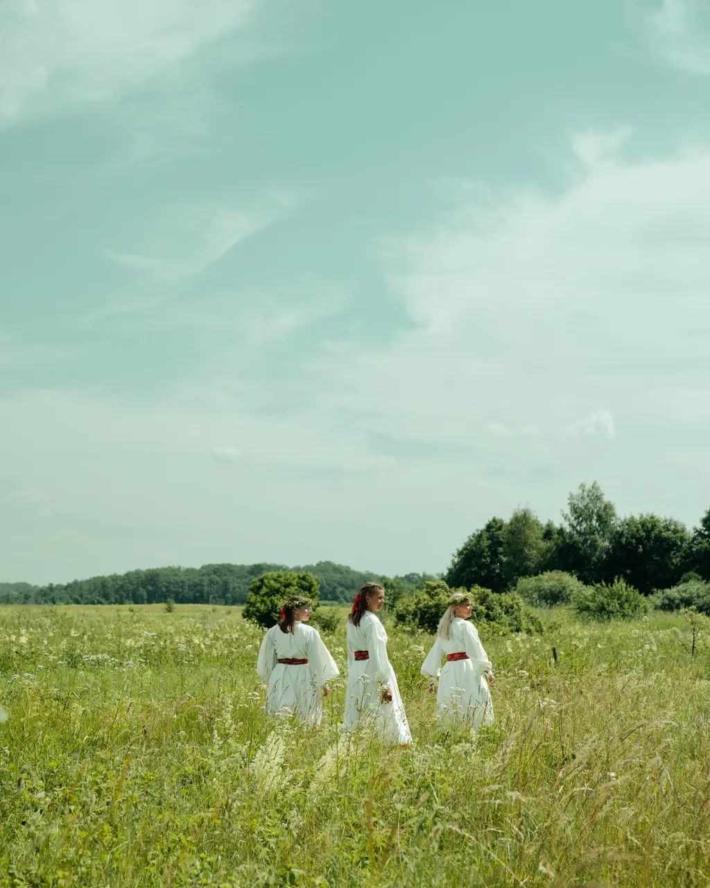 Women in national costumes