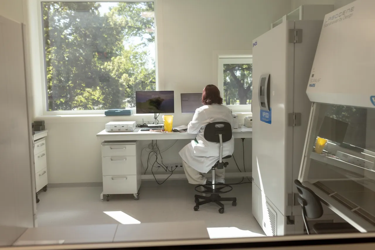 Scientist working in a laboratory
