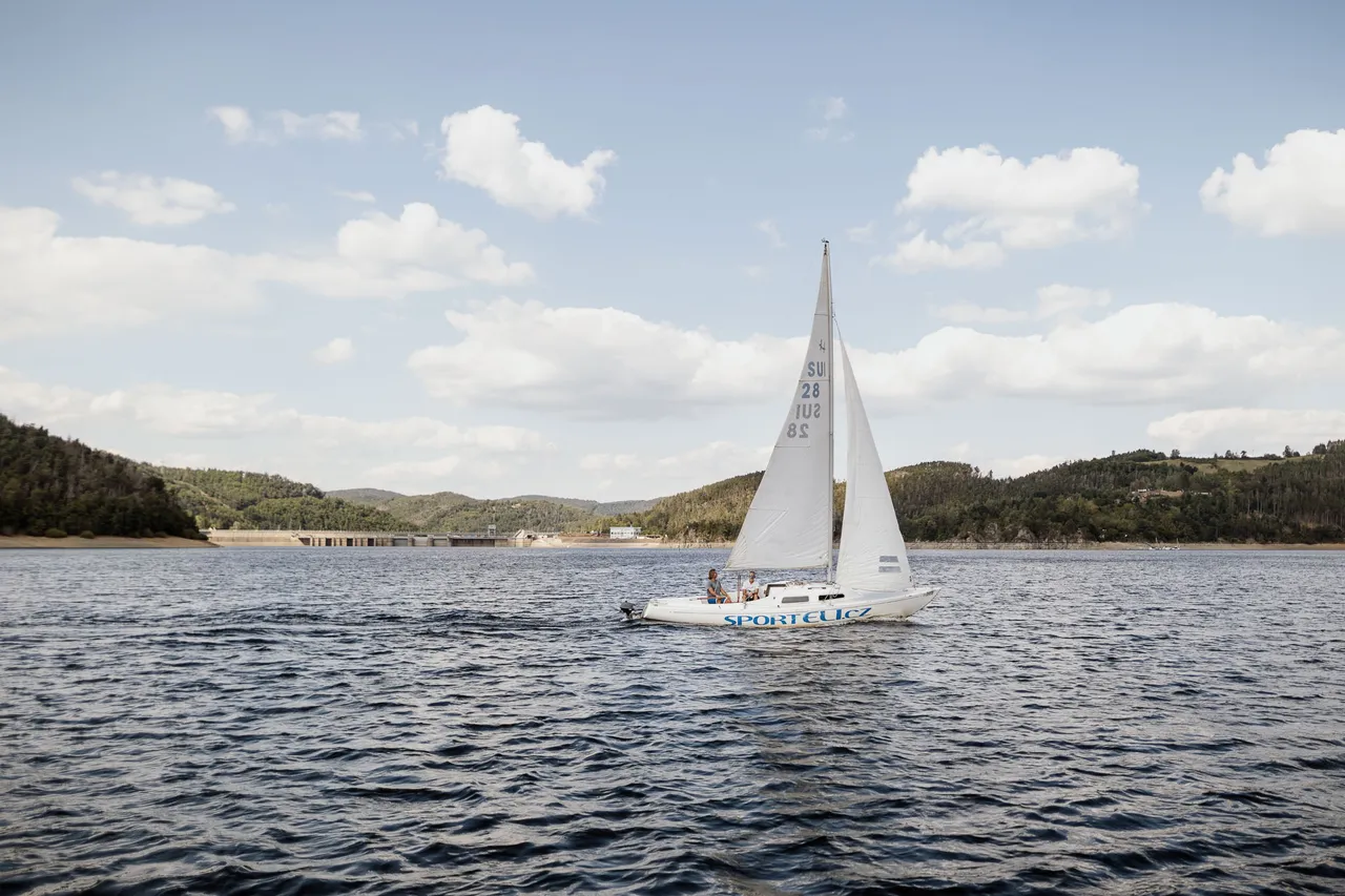 Plachetnice Sailboat - Vodní nádrž Orlík