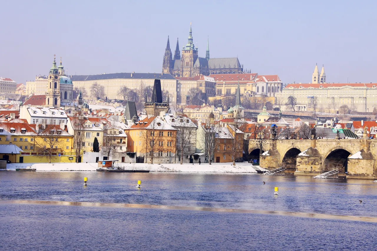 Czechia Digital Media Library - pohled na Pražský hrad View to the ...