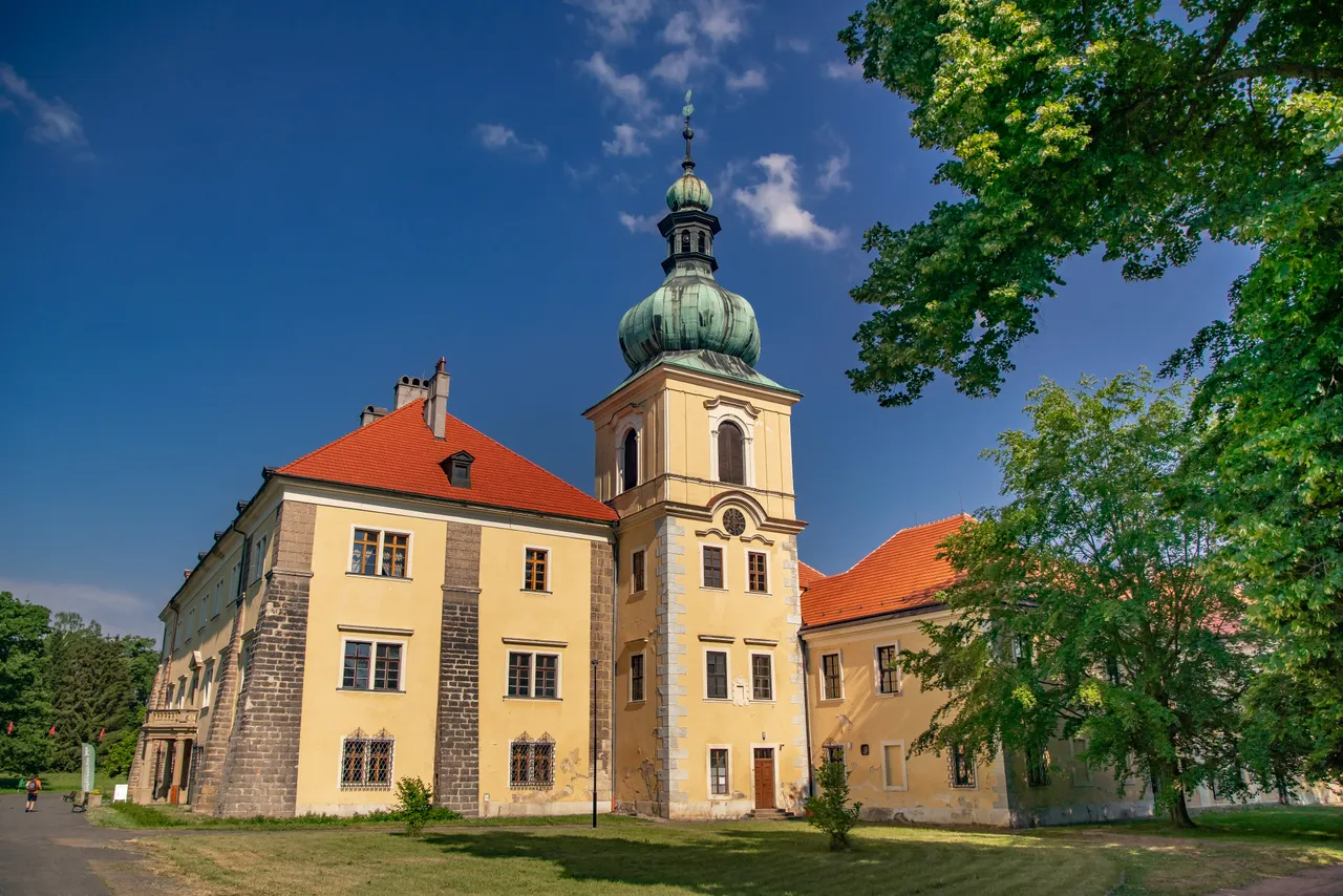 Czechia Digital Media Library - Zámek Doksy