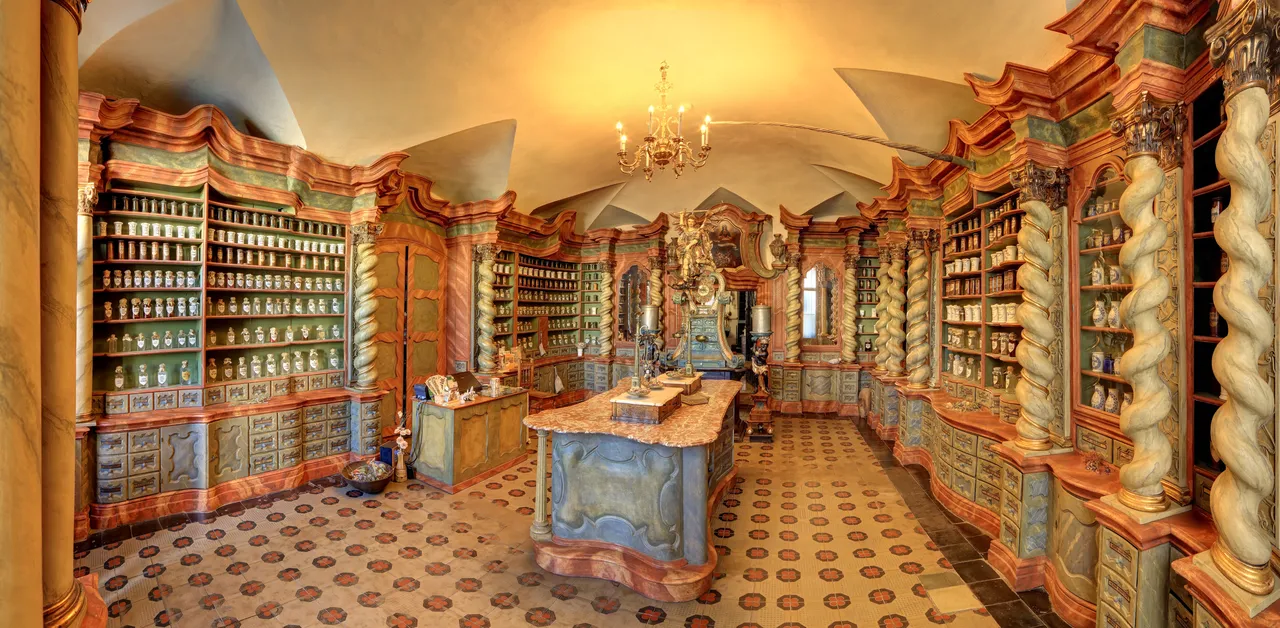 bar076_077_2017_05_10_2822_5DS_R_pan_Lekarna_Klatovy