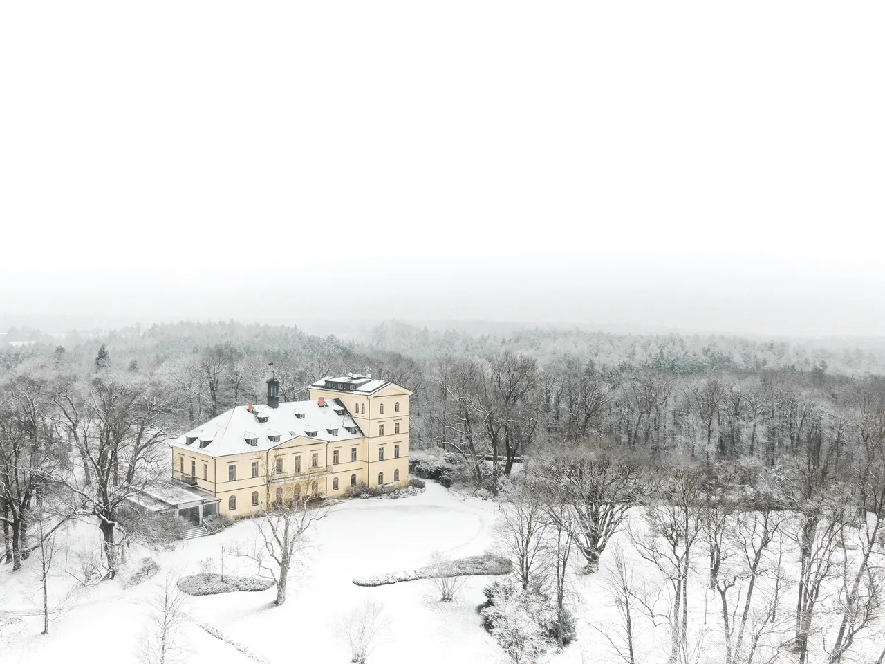 Chateau Mcely v zimě