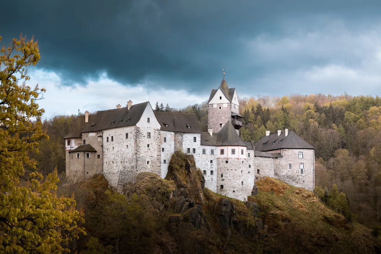 Hrad Loket (Loket Castle)