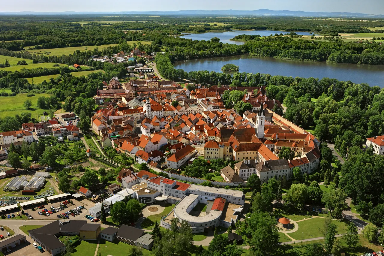 unes164_165_2012_06_16_7832_Trebon