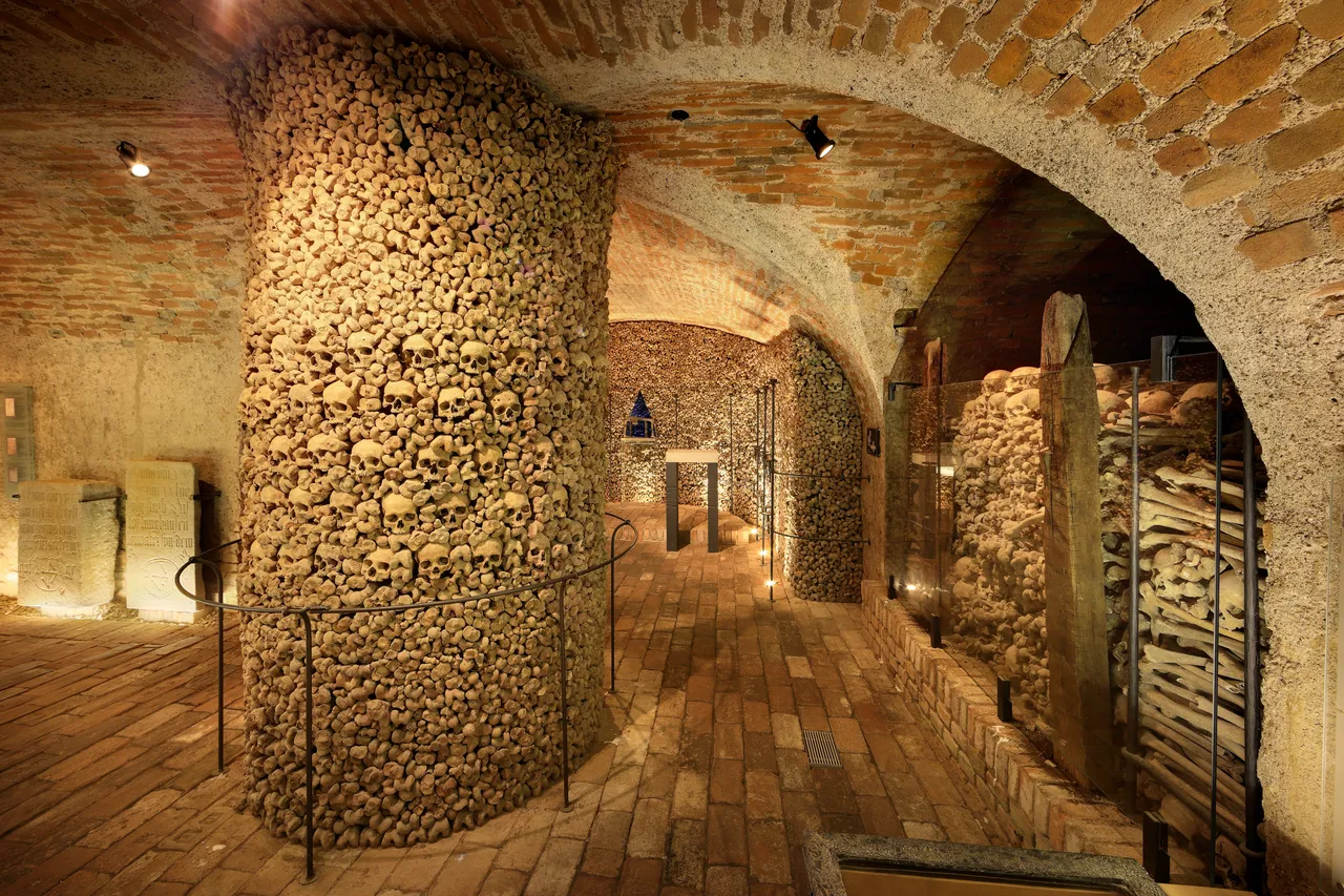 bar136_137_2017_08_17_174720_2629_5DS_R_kostnice_Brno