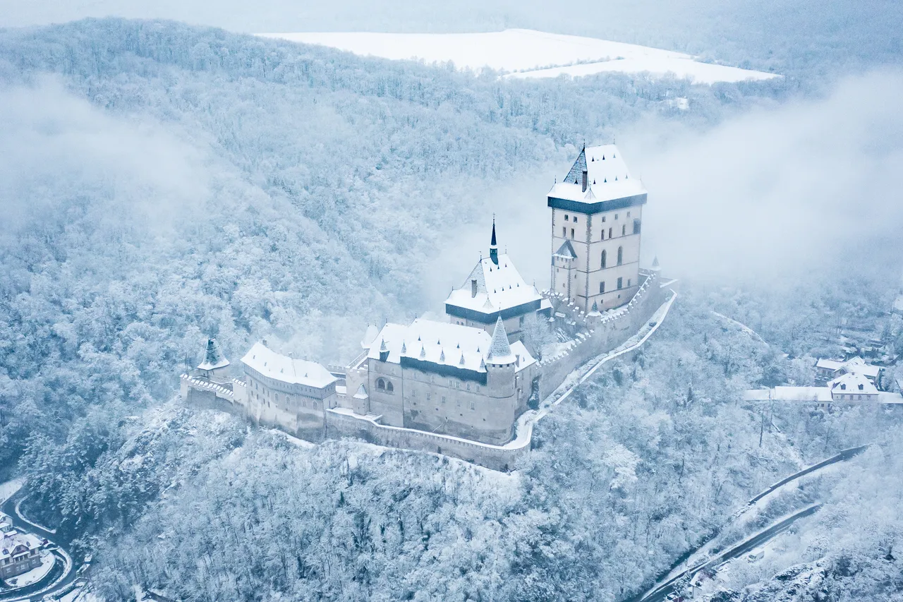 Karlštejn (Karlštejn Castle)