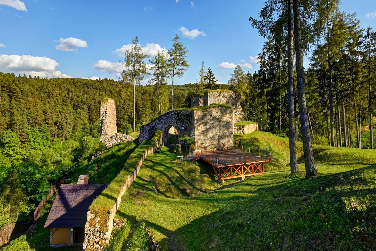 Zřícenina hradu Pořešín