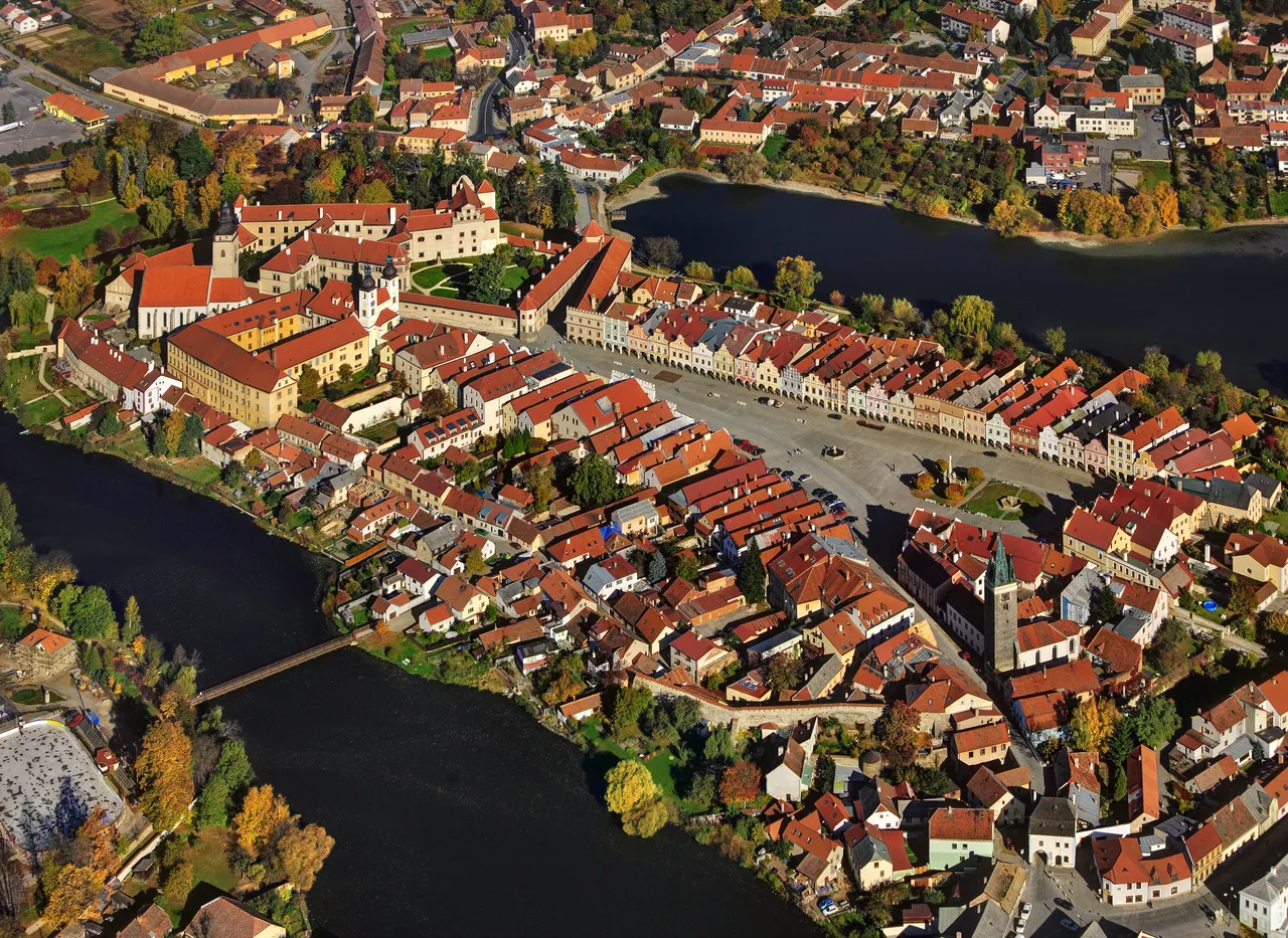 crl044_045_10258494_Telc