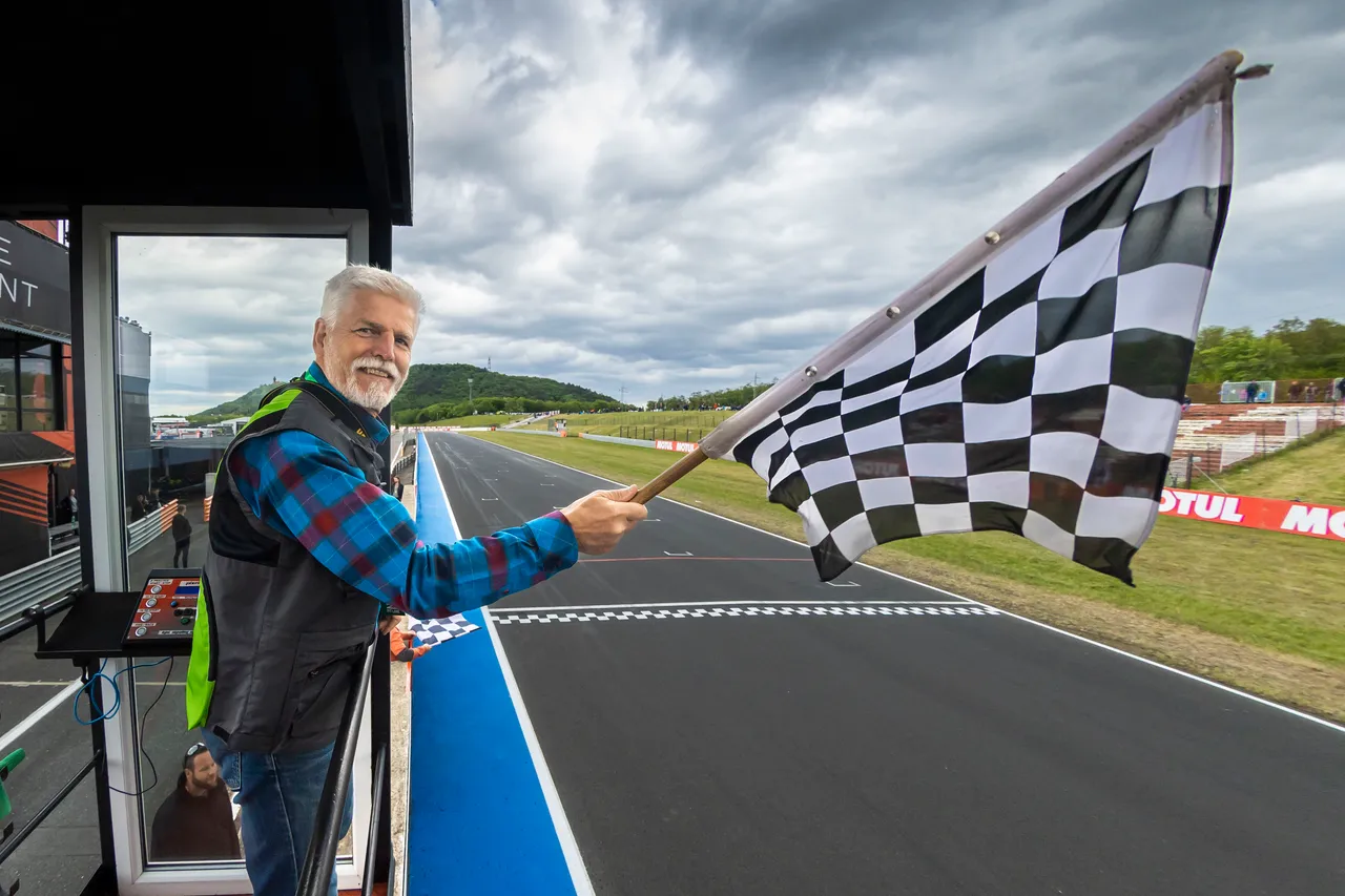 Petr Pavel na Mistrovství světa SUPERBIKE Most