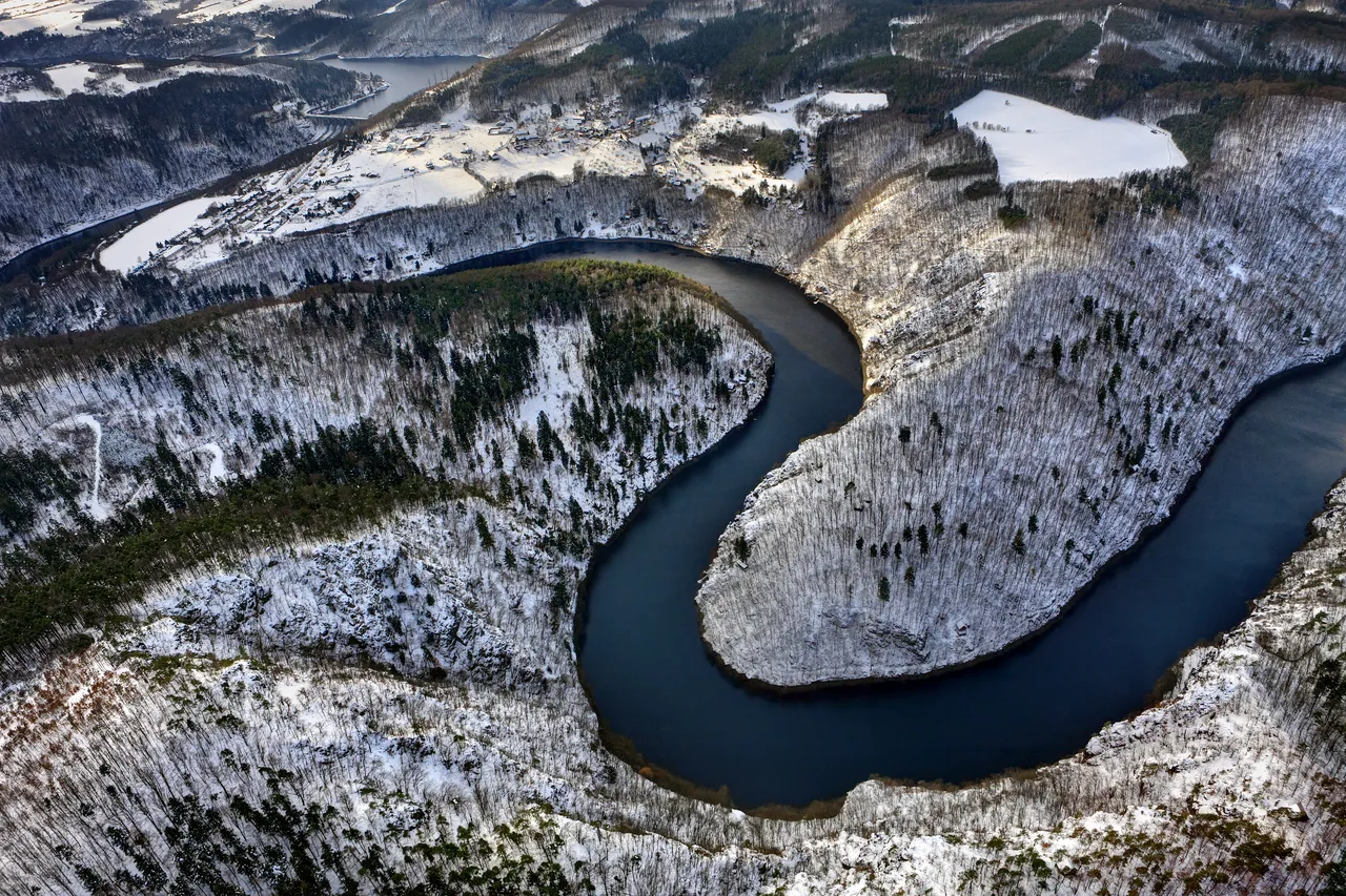 crl018_019_2010_01_30_3748