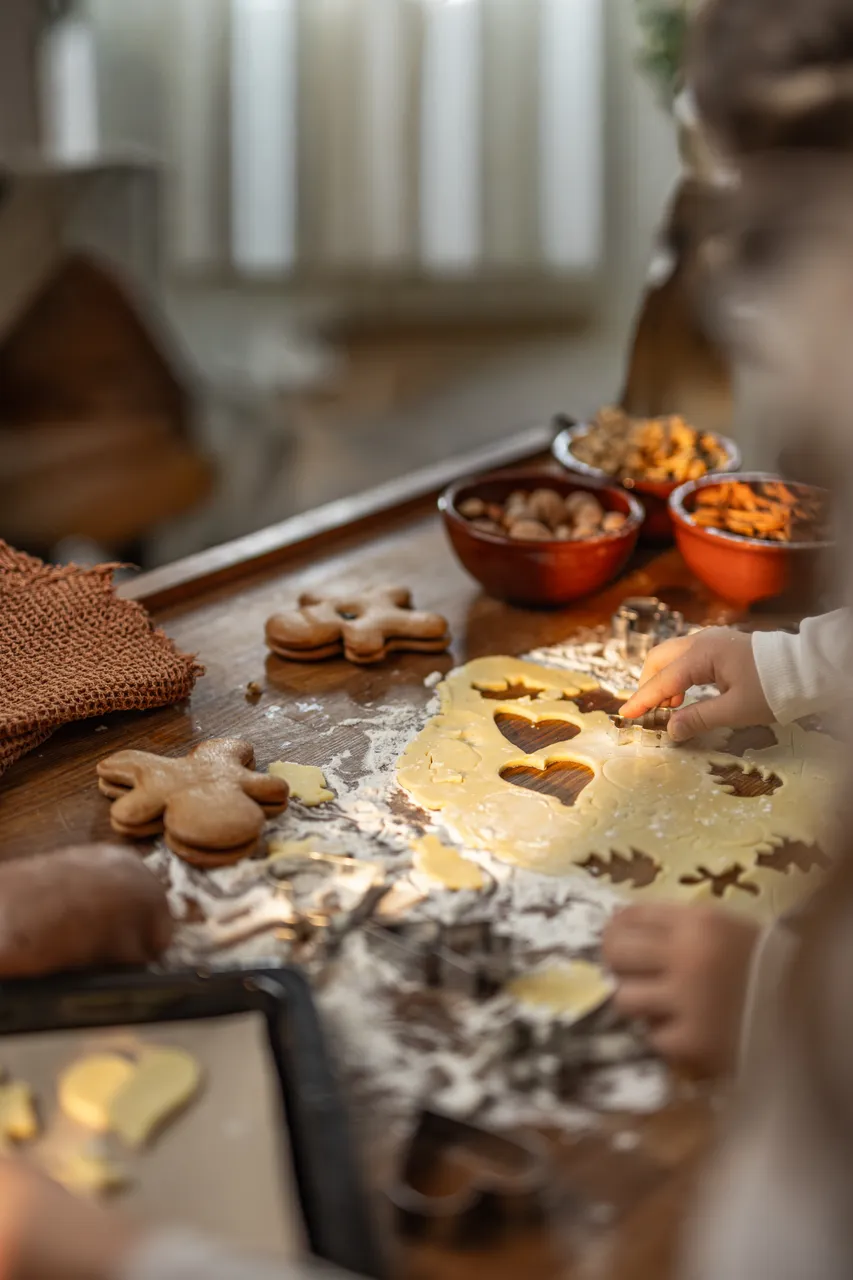 Pečení vánočního cukrovi