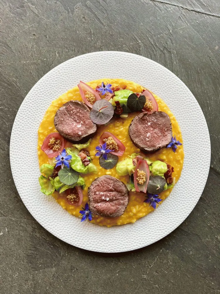 Barevná gastronomie