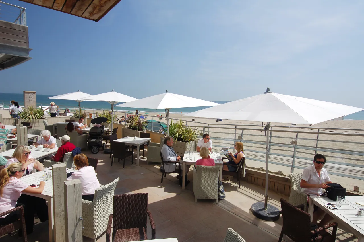 Beach Bar Tenby