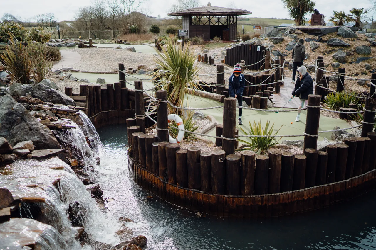 Crazy Golf Heatherton World of Activities
